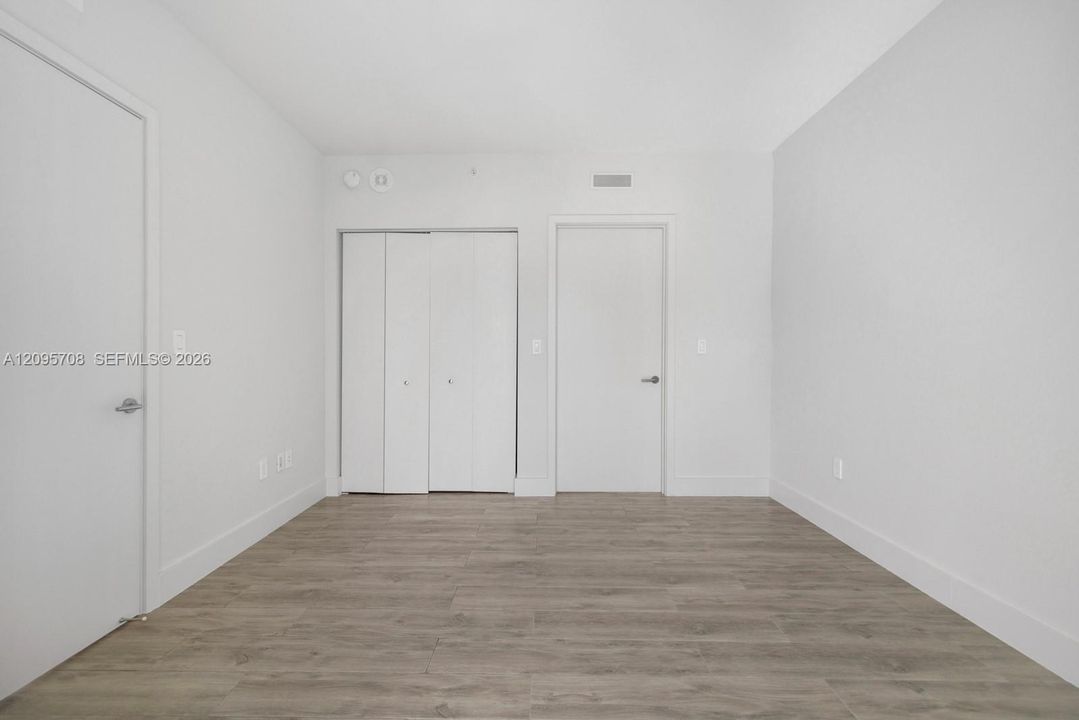 For Sale: $870,000 (2 beds, 2 baths, 1088 Square Feet)