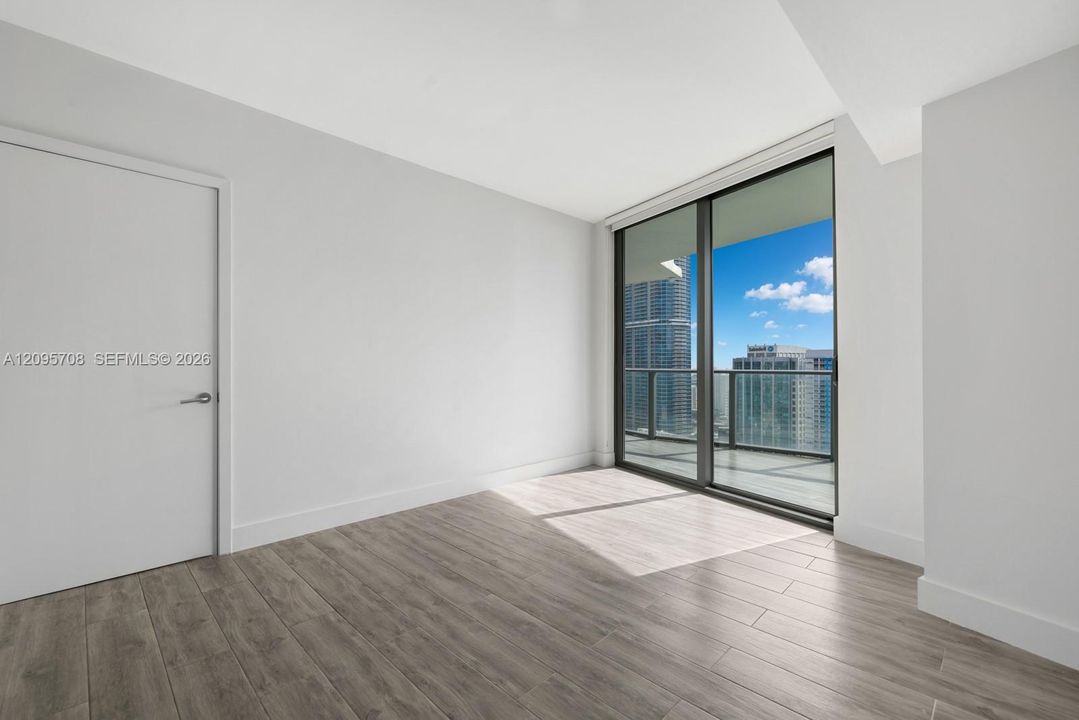 For Sale: $870,000 (2 beds, 2 baths, 1088 Square Feet)