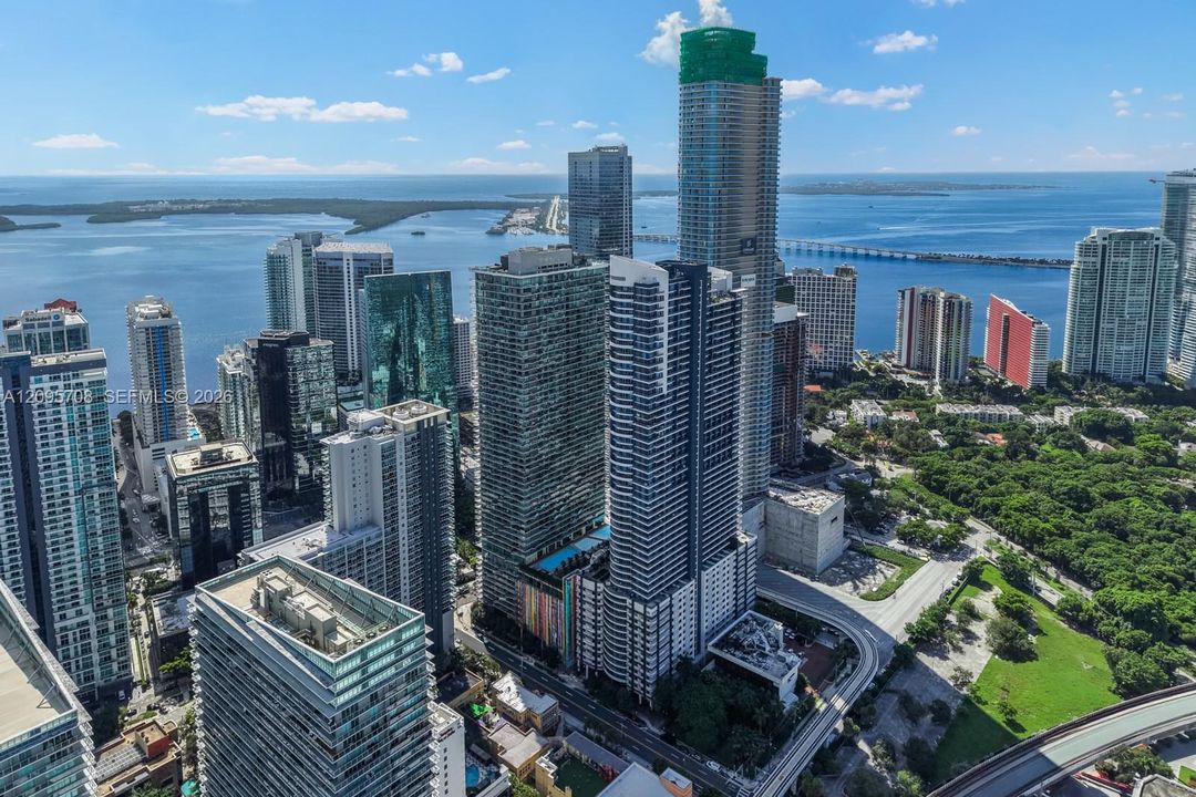 For Sale: $870,000 (2 beds, 2 baths, 1088 Square Feet)
