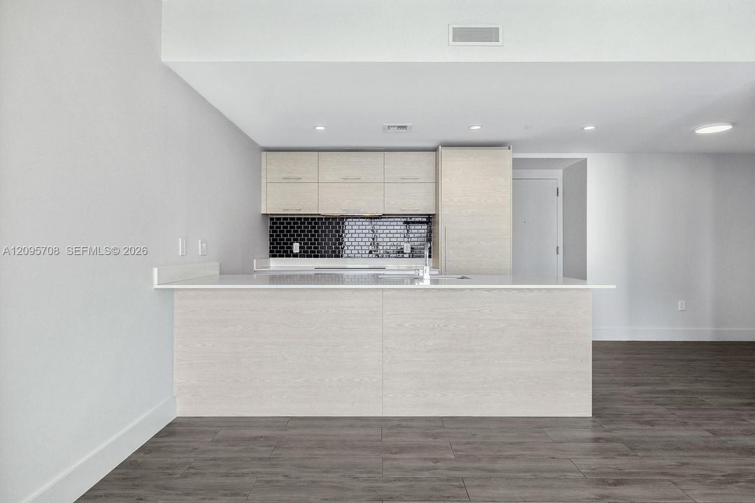 For Sale: $870,000 (2 beds, 2 baths, 1088 Square Feet)