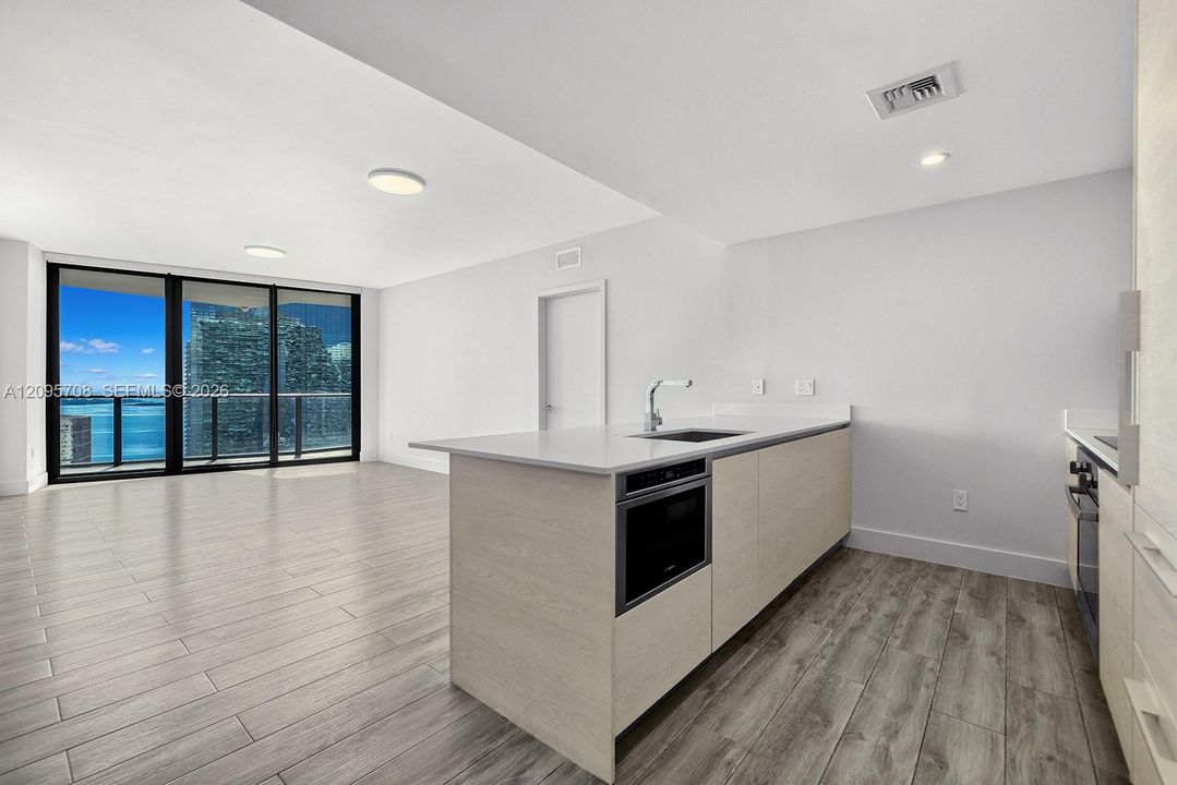 For Sale: $870,000 (2 beds, 2 baths, 1088 Square Feet)