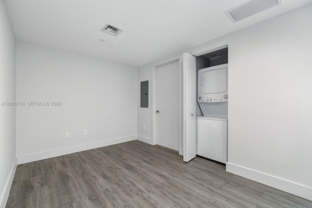 For Sale: $870,000 (2 beds, 2 baths, 1088 Square Feet)