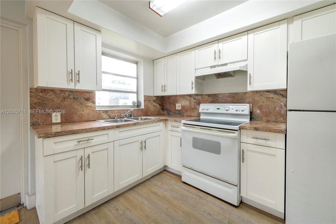 В аренду: $1,700 (1 спален, 1 ванн, 800 Квадратных фут)