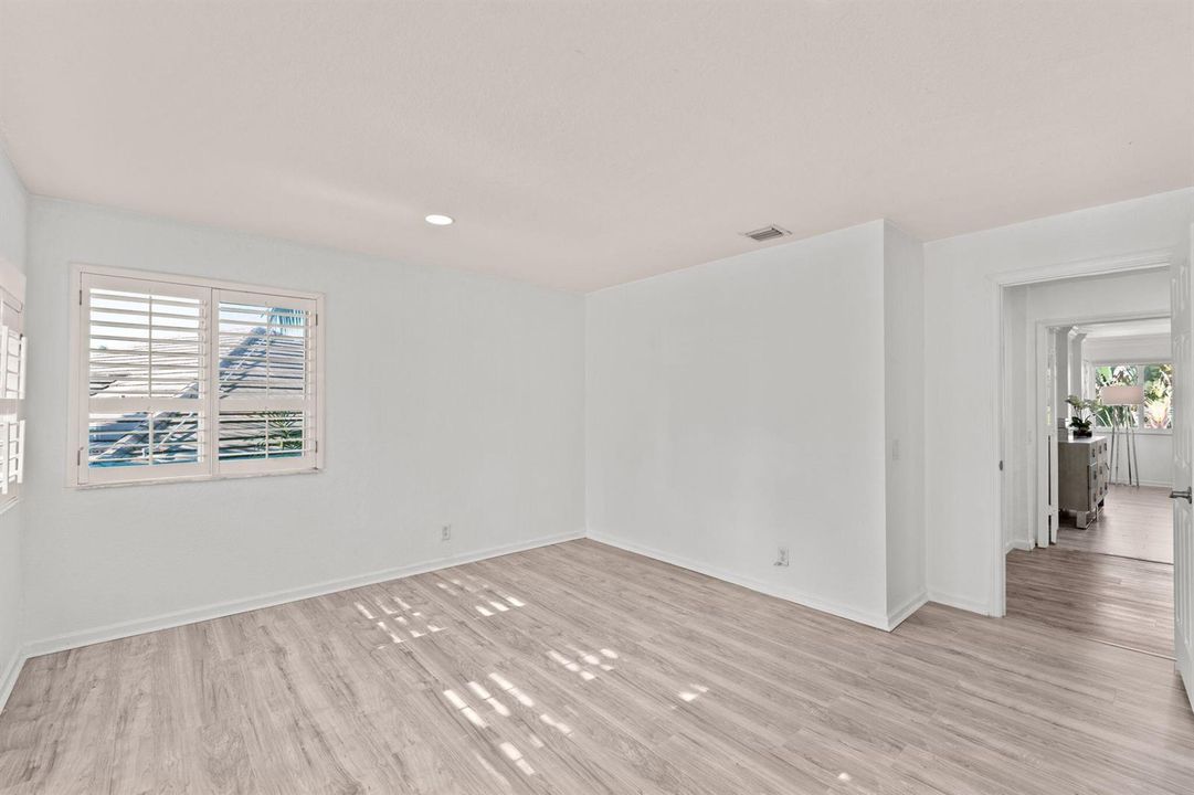 43-web-or-mls-A7400857