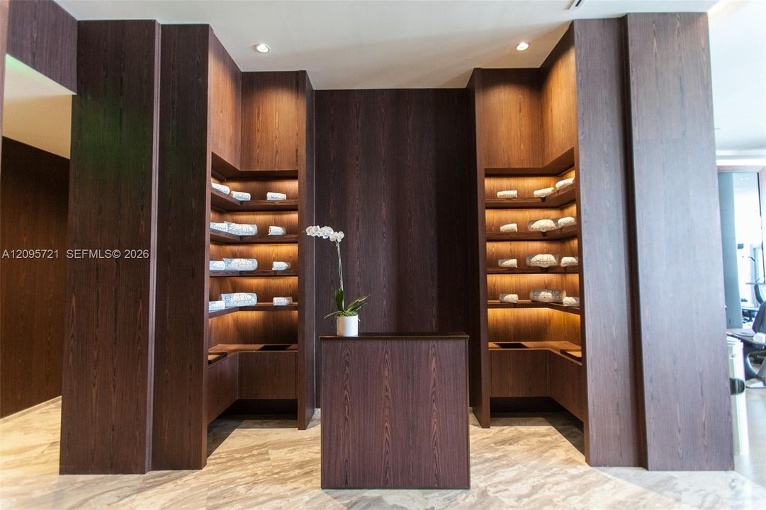 En Venta: $2,600,000 (4 camas, 5 baños, 2624 Pies cuadrados)