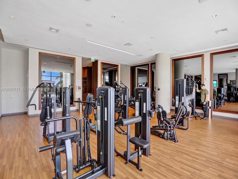 En Venta: $2,600,000 (4 camas, 5 baños, 2624 Pies cuadrados)