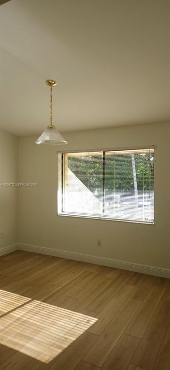 En Venta: $685,000 (3 camas, 2 baños, 2070 Pies cuadrados)
