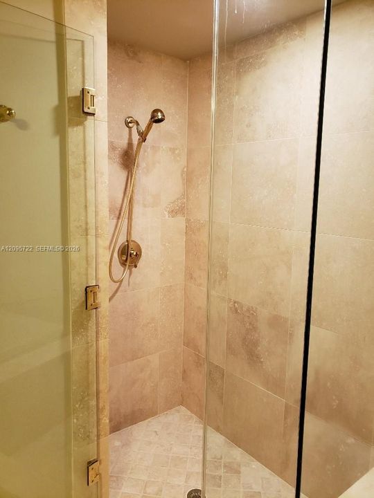 En Venta: $685,000 (3 camas, 2 baños, 2070 Pies cuadrados)