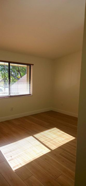 En Venta: $685,000 (3 camas, 2 baños, 2070 Pies cuadrados)