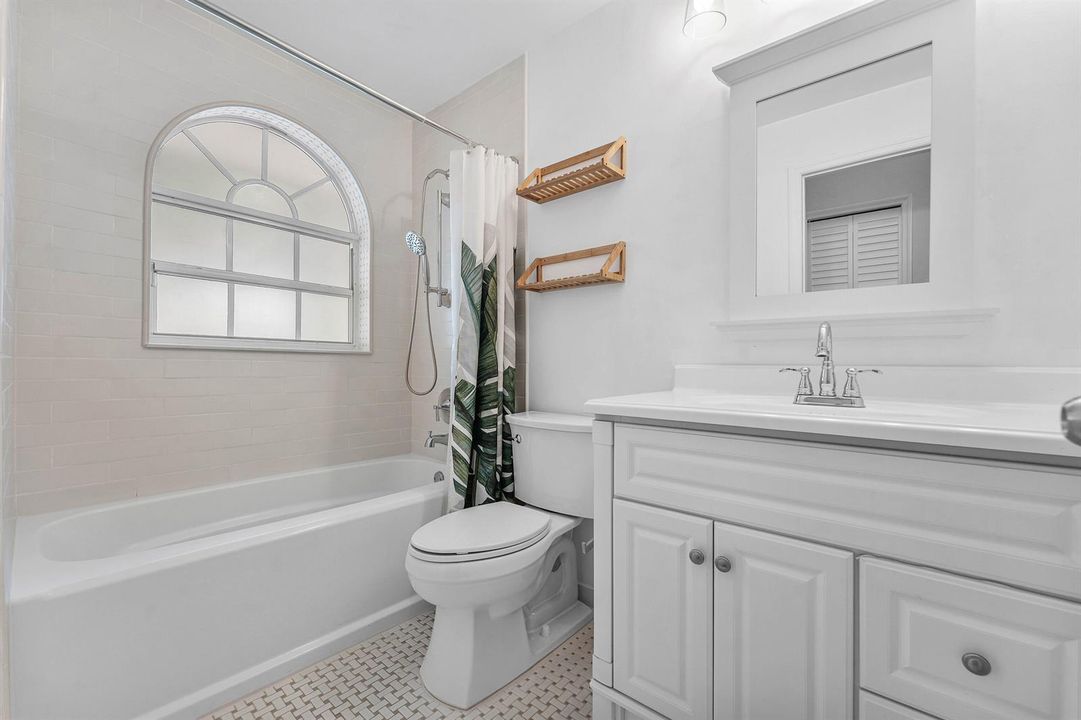 018-3145WestQuaysideDrive-Hollywood-FL-3