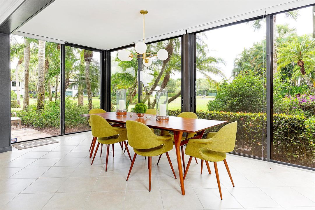 12_DiningView