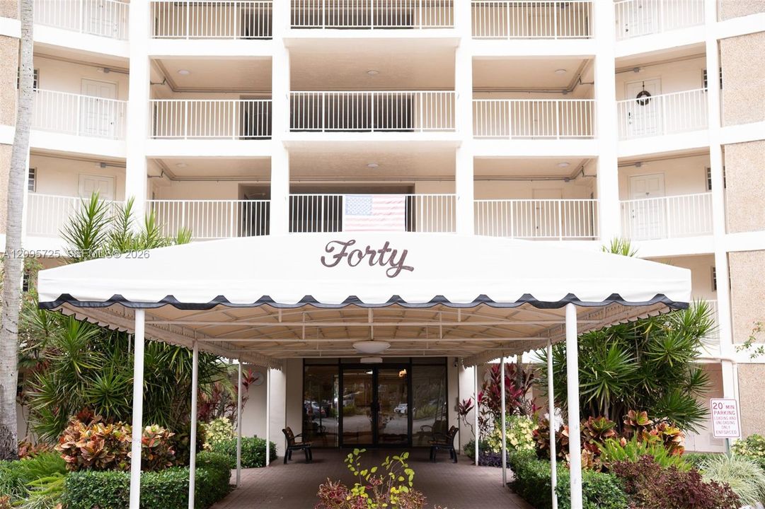 For Rent: $4,000 (3 beds, 2 baths, 1716 Square Feet)