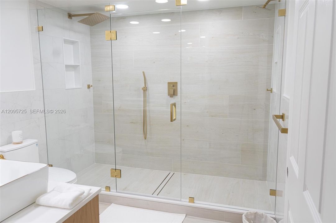 For Rent: $4,000 (3 beds, 2 baths, 1716 Square Feet)