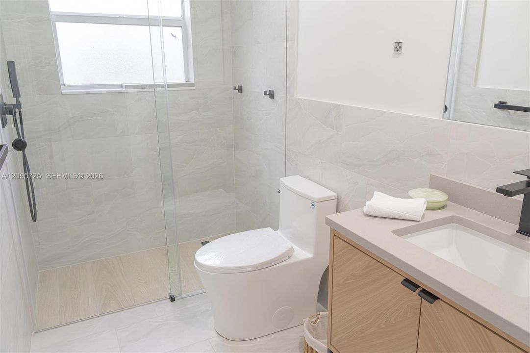 For Rent: $4,000 (3 beds, 2 baths, 1716 Square Feet)