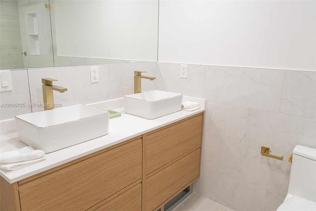 For Rent: $4,000 (3 beds, 2 baths, 1716 Square Feet)