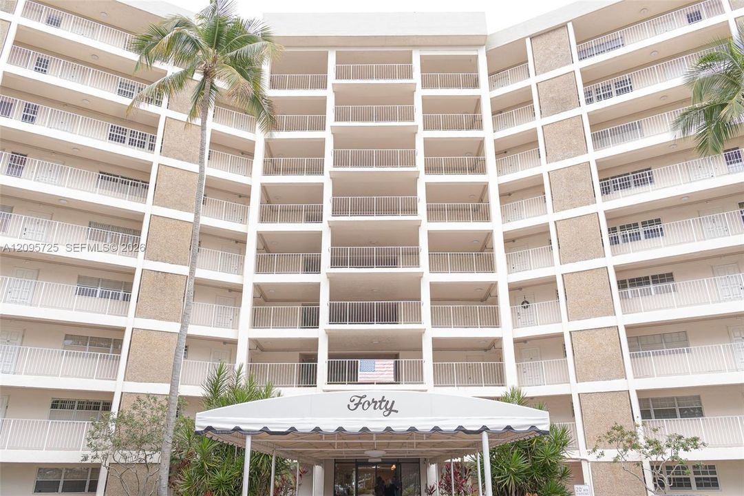 For Rent: $4,000 (3 beds, 2 baths, 1716 Square Feet)