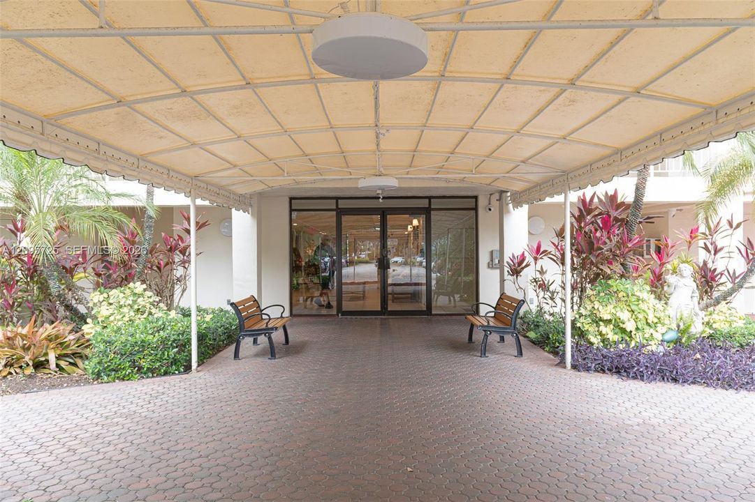 For Rent: $4,000 (3 beds, 2 baths, 1716 Square Feet)
