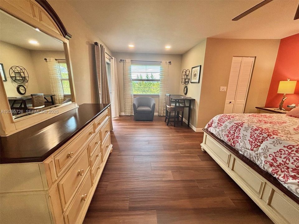 For Sale: $199,900 (2 beds, 2 baths, 1260 Square Feet)