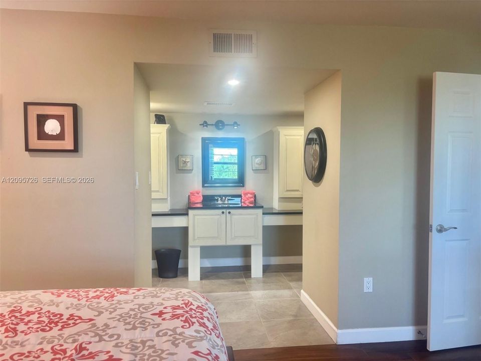 For Sale: $199,900 (2 beds, 2 baths, 1260 Square Feet)