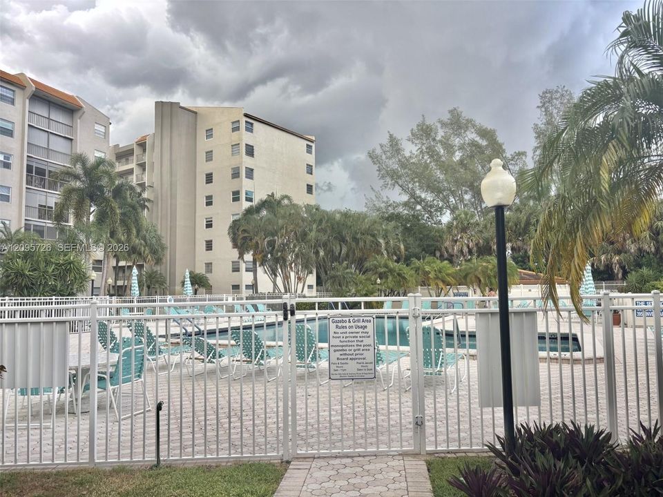 For Sale: $199,900 (2 beds, 2 baths, 1260 Square Feet)