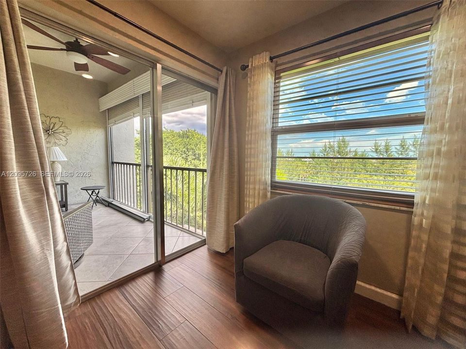 For Sale: $199,900 (2 beds, 2 baths, 1260 Square Feet)