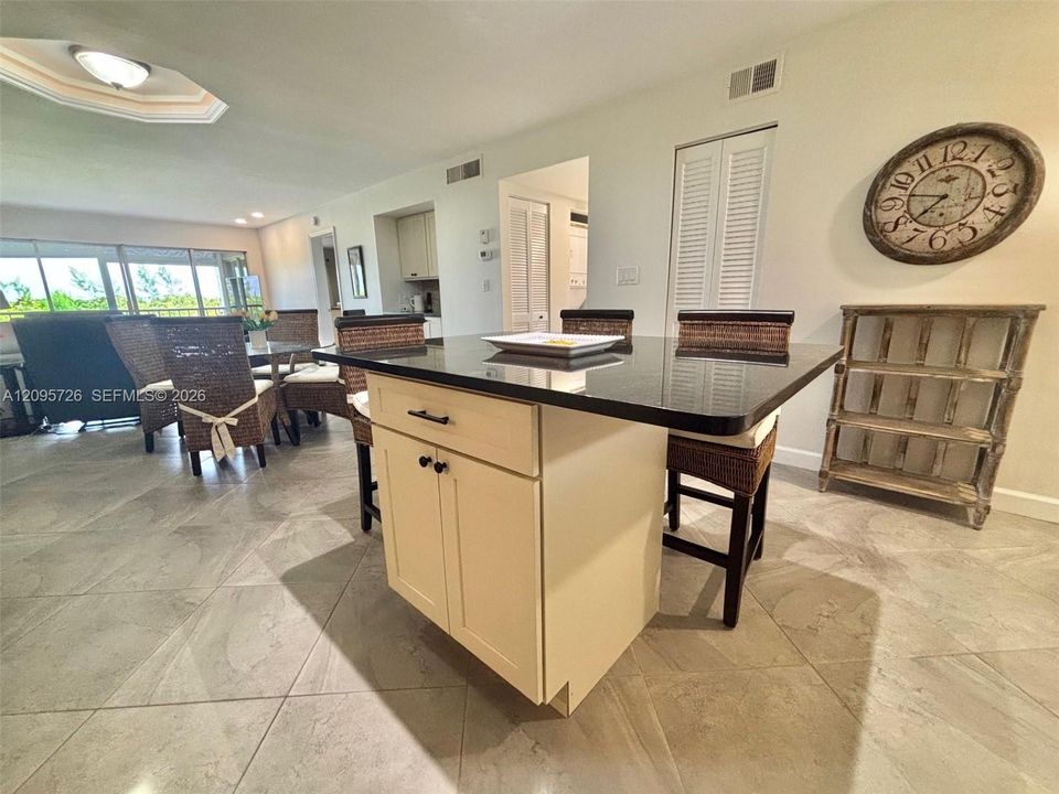 For Sale: $199,900 (2 beds, 2 baths, 1260 Square Feet)