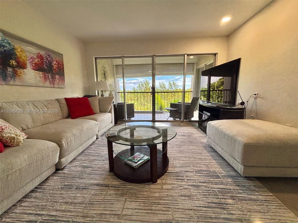 For Sale: $199,900 (2 beds, 2 baths, 1260 Square Feet)