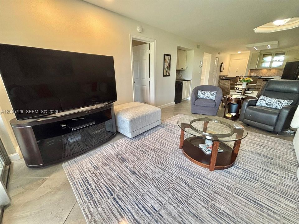 For Sale: $199,900 (2 beds, 2 baths, 1260 Square Feet)