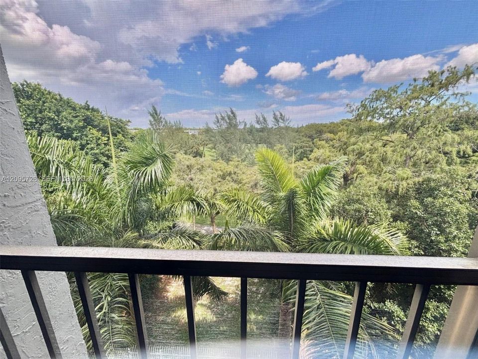 For Sale: $199,900 (2 beds, 2 baths, 1260 Square Feet)