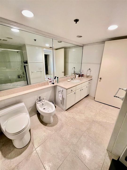 For Rent: $10,000 (3 beds, 3 baths, 2176 Square Feet)