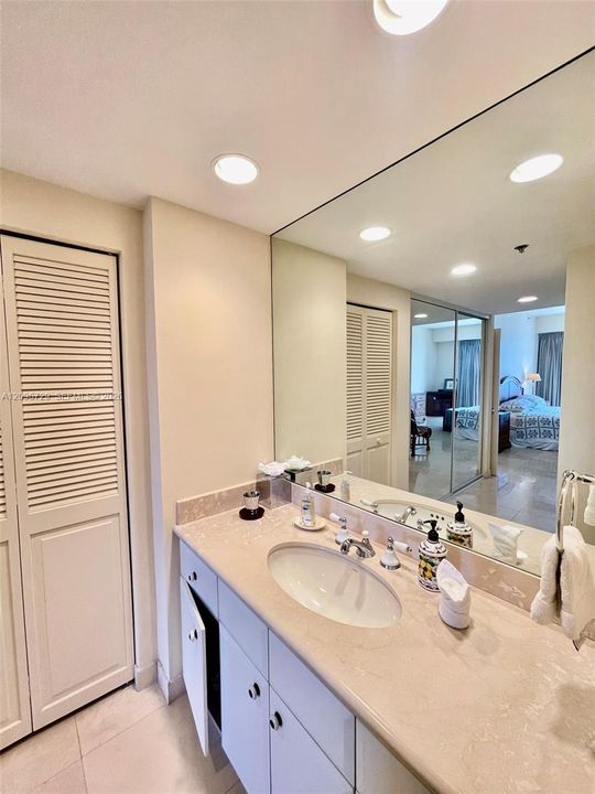For Rent: $10,000 (3 beds, 3 baths, 2176 Square Feet)