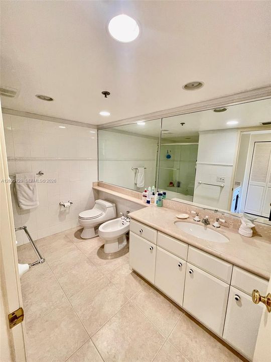 For Rent: $10,000 (3 beds, 3 baths, 2176 Square Feet)