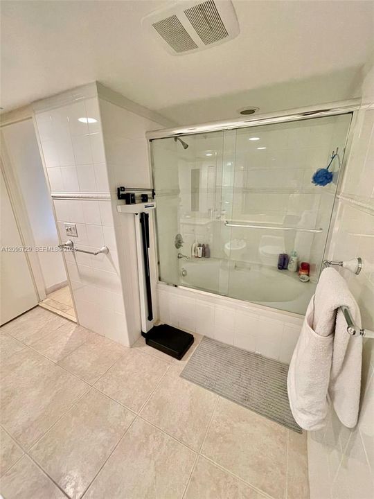 For Rent: $10,000 (3 beds, 3 baths, 2176 Square Feet)
