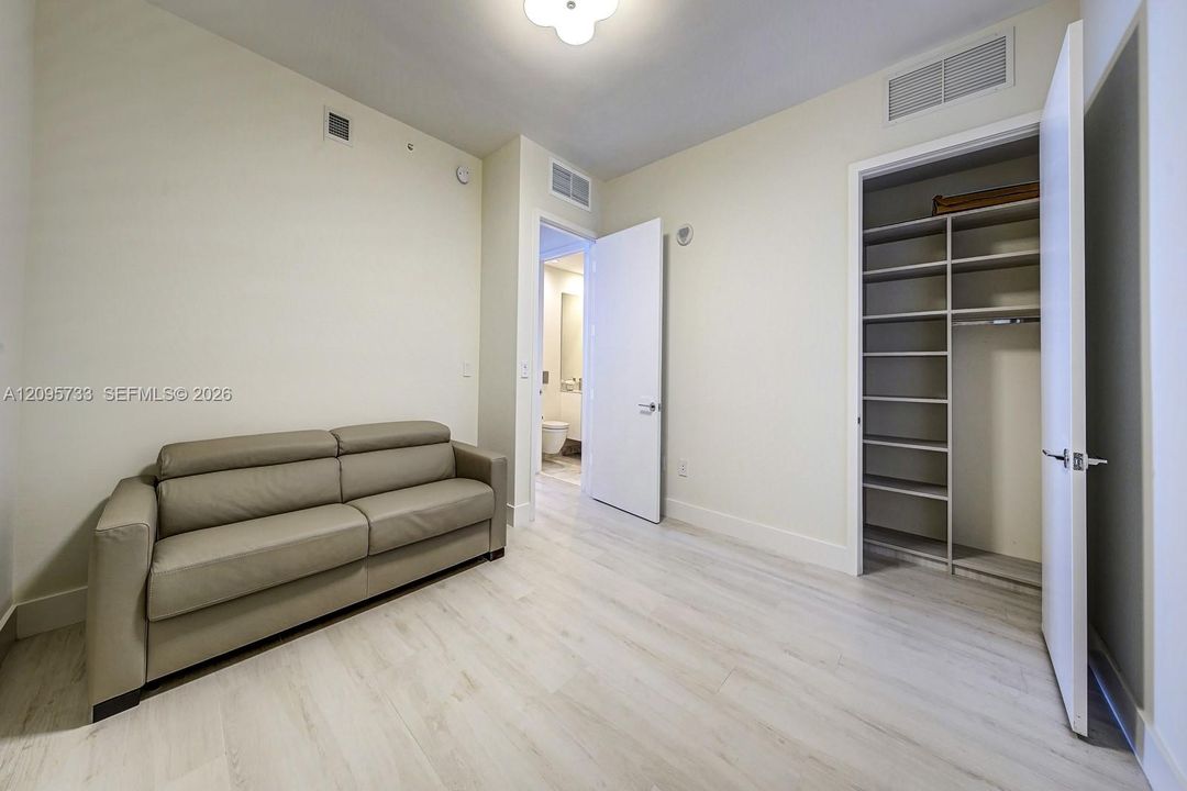 For Rent: $26,000 (1 beds, 2 baths, 1576 Square Feet)