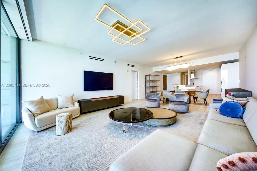 For Rent: $26,000 (1 beds, 2 baths, 1576 Square Feet)