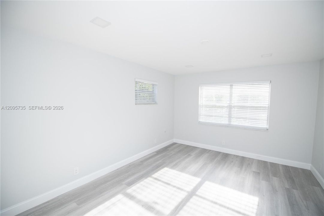 For Rent: $1,850 (1 beds, 1 baths, 687 Square Feet)