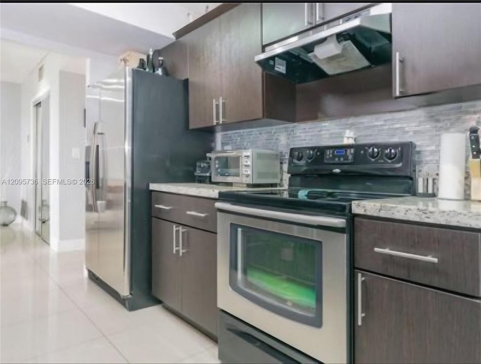 待售: $169,995 (1 贝兹, 1 浴室, 844 平方英尺)