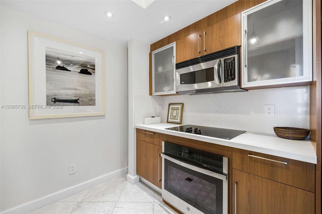 For Rent: $4,600 (2 beds, 2 baths, 1227 Square Feet)