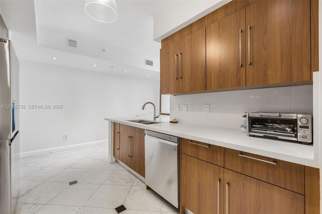 For Rent: $4,600 (2 beds, 2 baths, 1227 Square Feet)