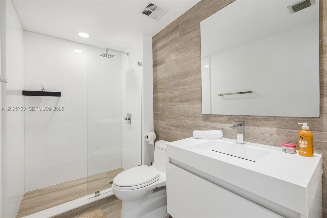 For Rent: $4,600 (2 beds, 2 baths, 1227 Square Feet)