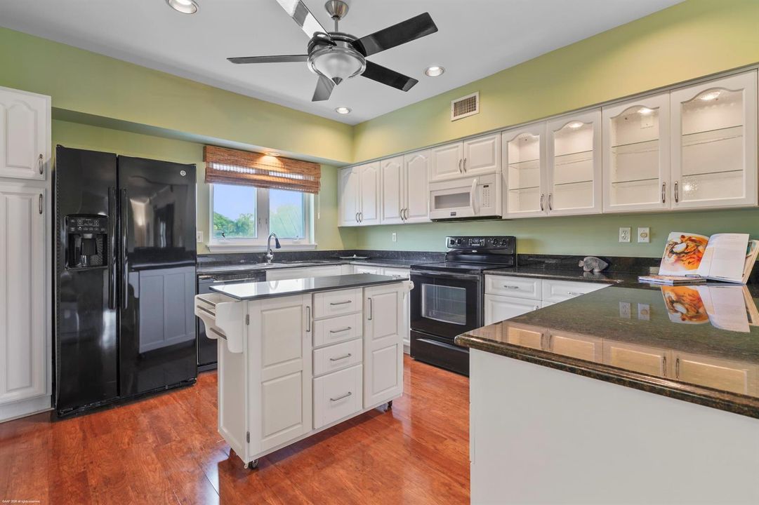 5085 Harmony Cir APT 201 010