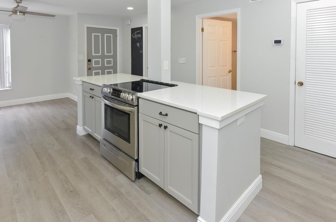 011-036-5759 Phoenix Palm Ct-1500x992