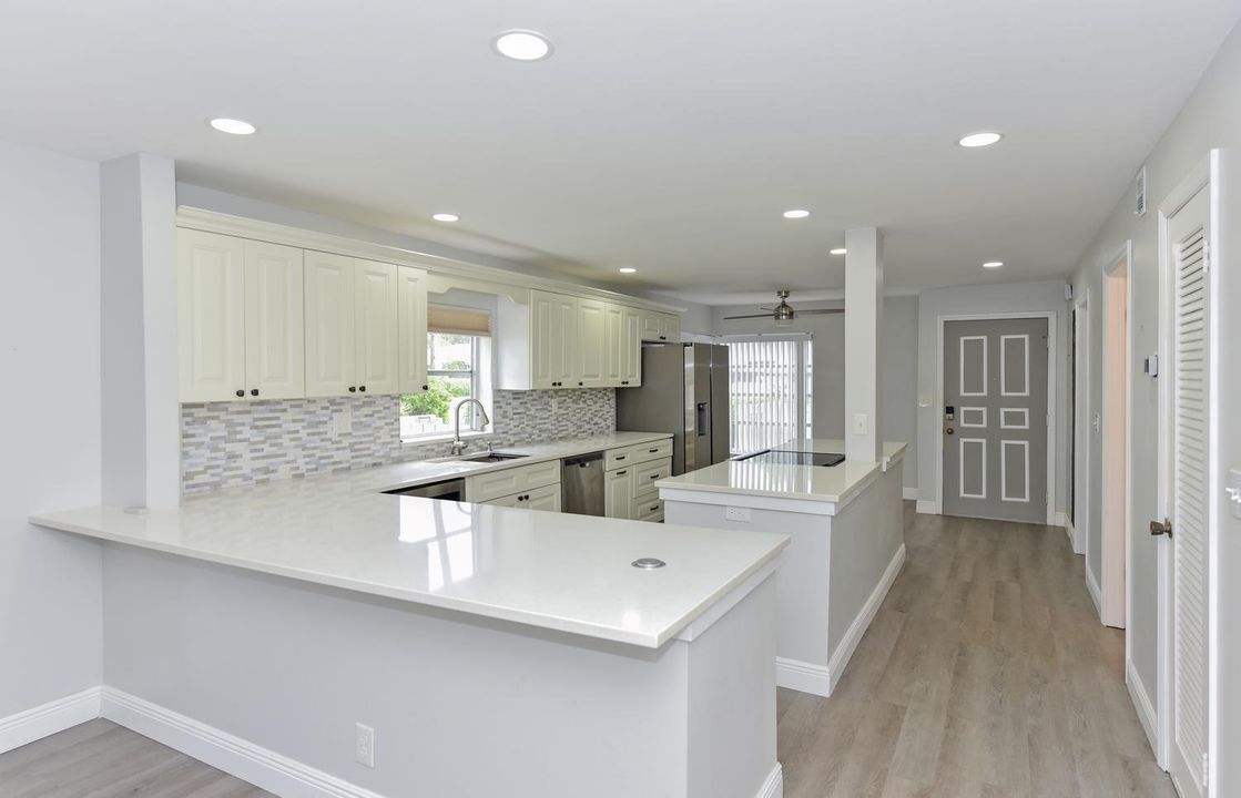 004-021-5759 Phoenix Palm Ct-1500x965