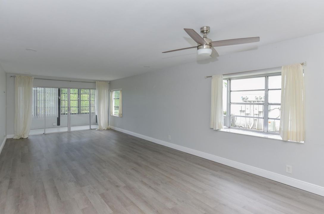 014-030-5759 Phoenix Palm Ct-1500x992