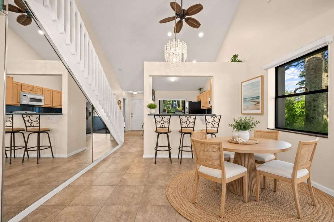 VIRTUALLY STAGED DINING ROOM TABLE