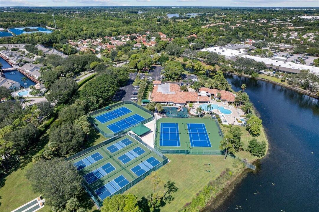 TENNIS / PICKLEBALL COURTS