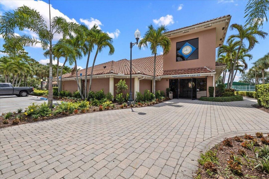 CLUBHOUSE