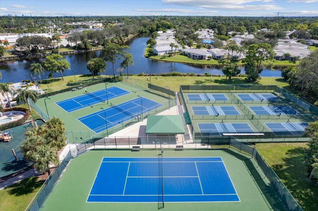 TENNIS & PICKLEBALL