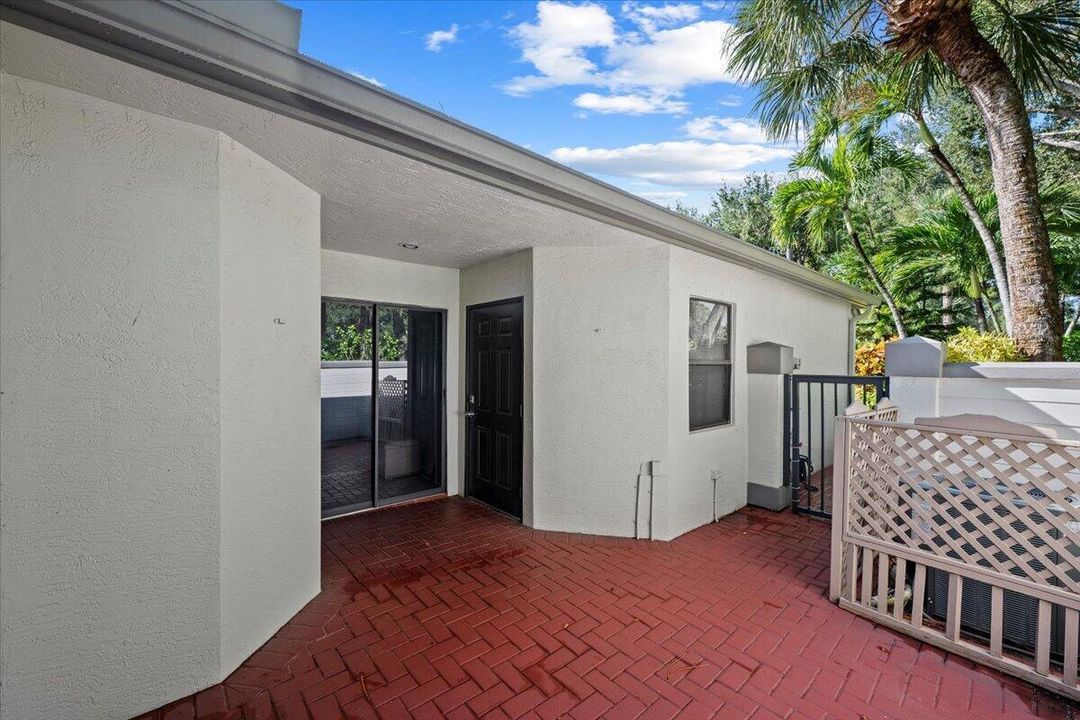 FRONT PATIO/COURTYARD