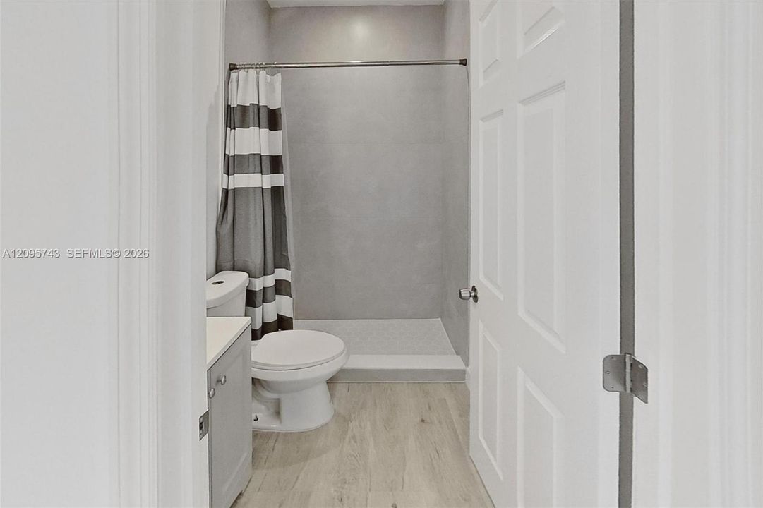 For Rent: $3,800 (3 beds, 2 baths, 1456 Square Feet)